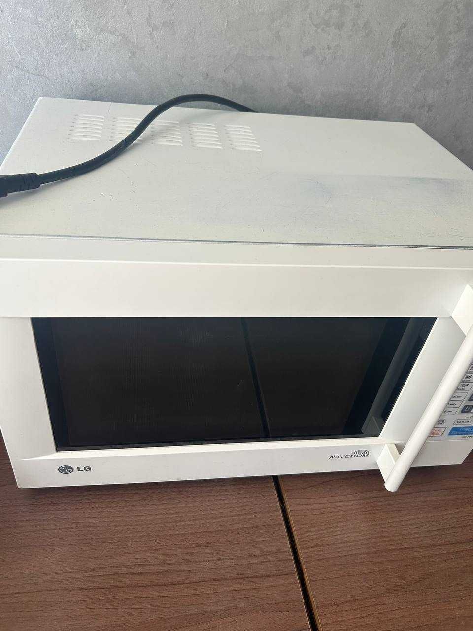 Мікрохвильова піч LG MC 7844