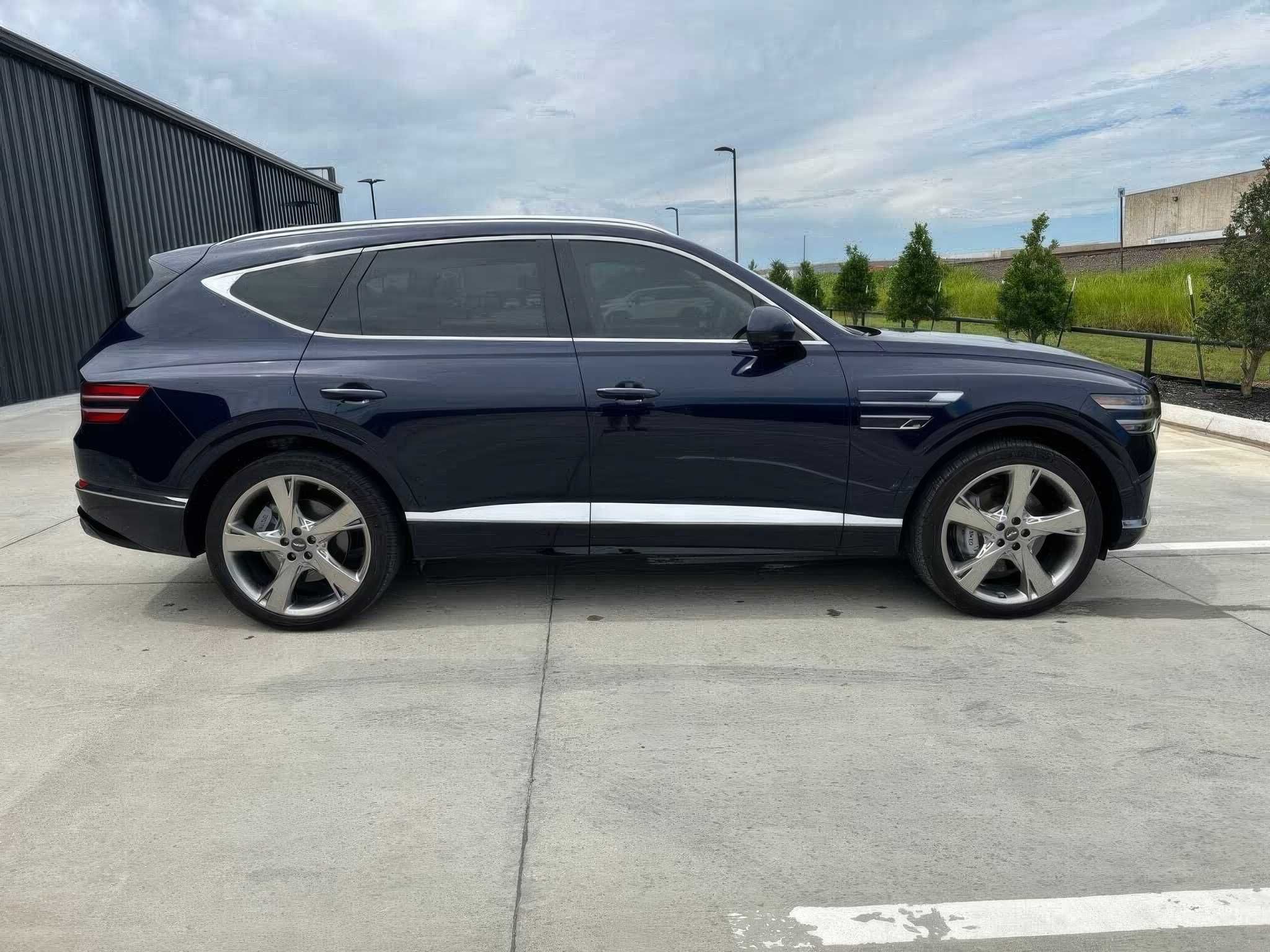 Genesis	GV80		 	2024