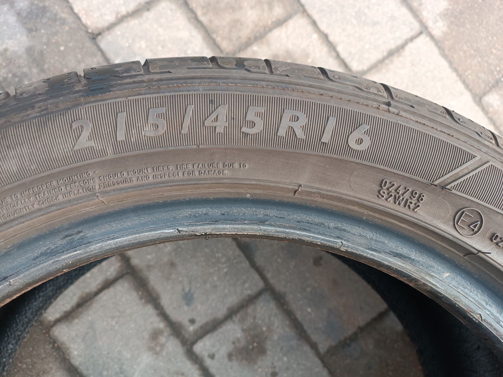 215/45R16 Dunlop SP Sport  Maxx