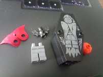 Figurka LEGO Scooby Doo Bob Oakley trumna urna dodatki