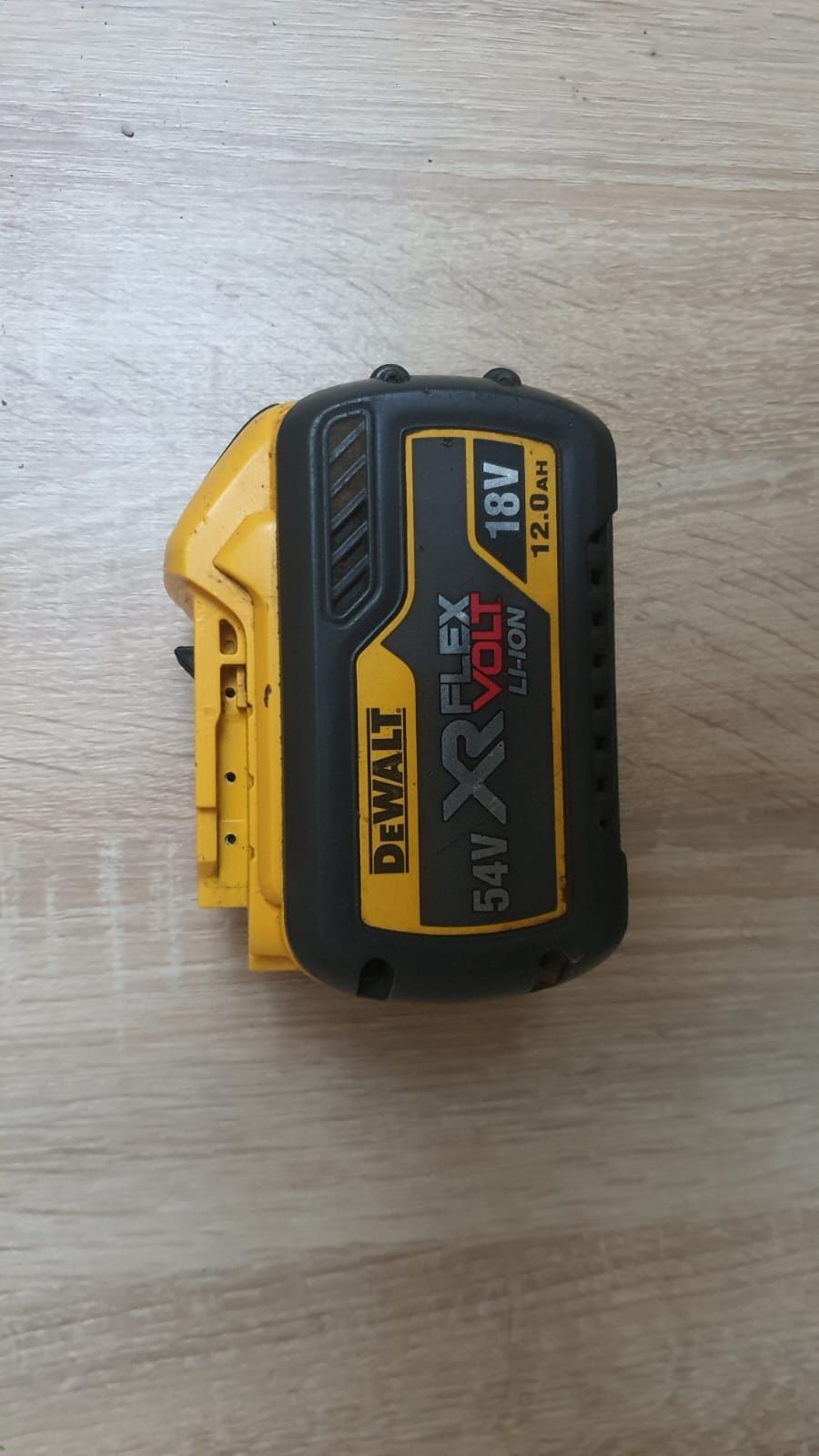 Przecinarka do betonu DeWalt DCS690 12Ah