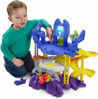 Фішер Прайс трек парковка гараж бетмобіль Fisher-Price DC Batwheels