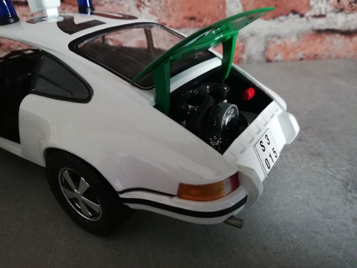 Model Porsche 911 Polizei 1/18 UH