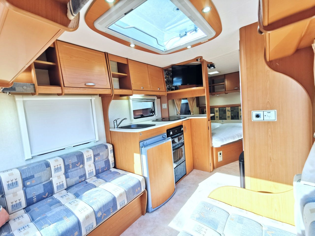 Wynajmę przyczepę kempingową kat B Lekka 1100DMC Lipiec Wakacje
