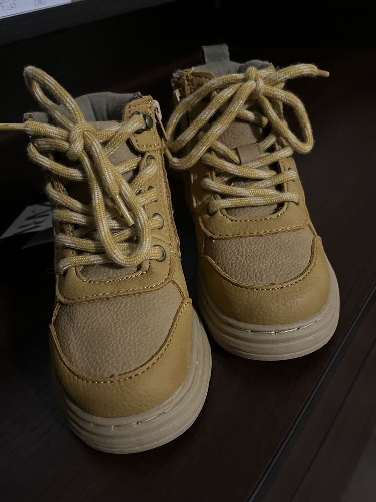 Дитячі черевики “Zara”