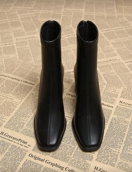 Жіночі черевики / ботильйони чорні на каблуку