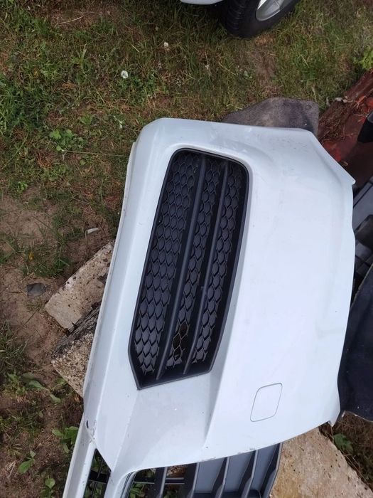 kratka zderzaka zaslepka prawa 8x audi a1 14-18r czesci