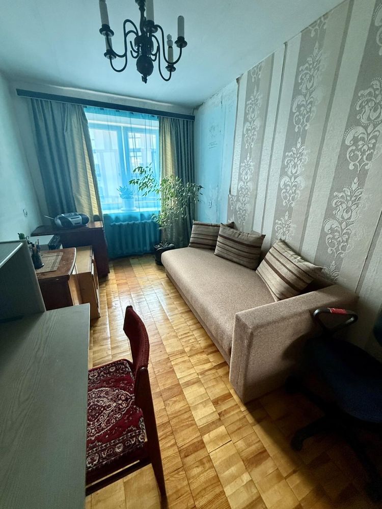 Продається 4 кімнатна квартира вулиця Київська