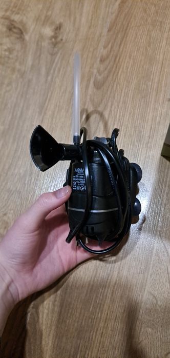 mały filtr do akwarium