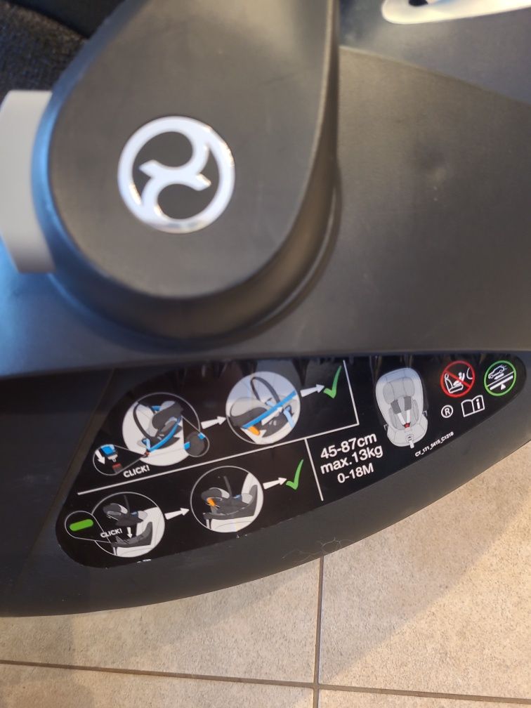 Fotelik Cybex Cloud Z+ I-Size granatowy plus BAZA ISOFIX 0-13 kg