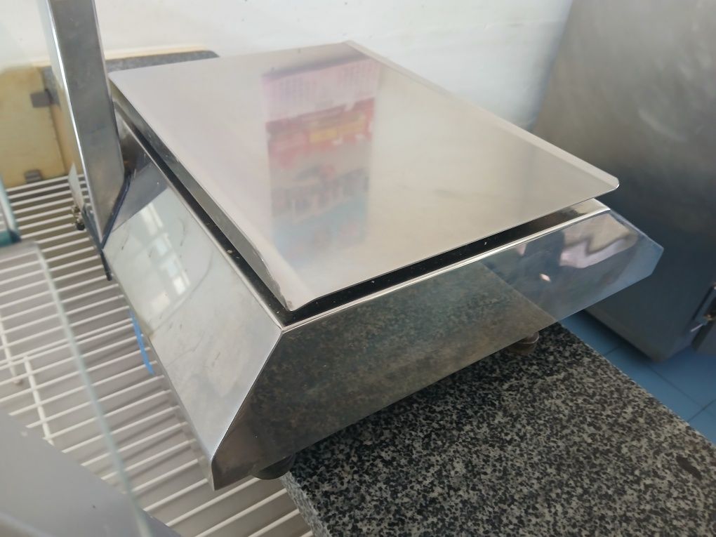 Balança eletrónica RUBY modelo Delta pesa ate 15kg