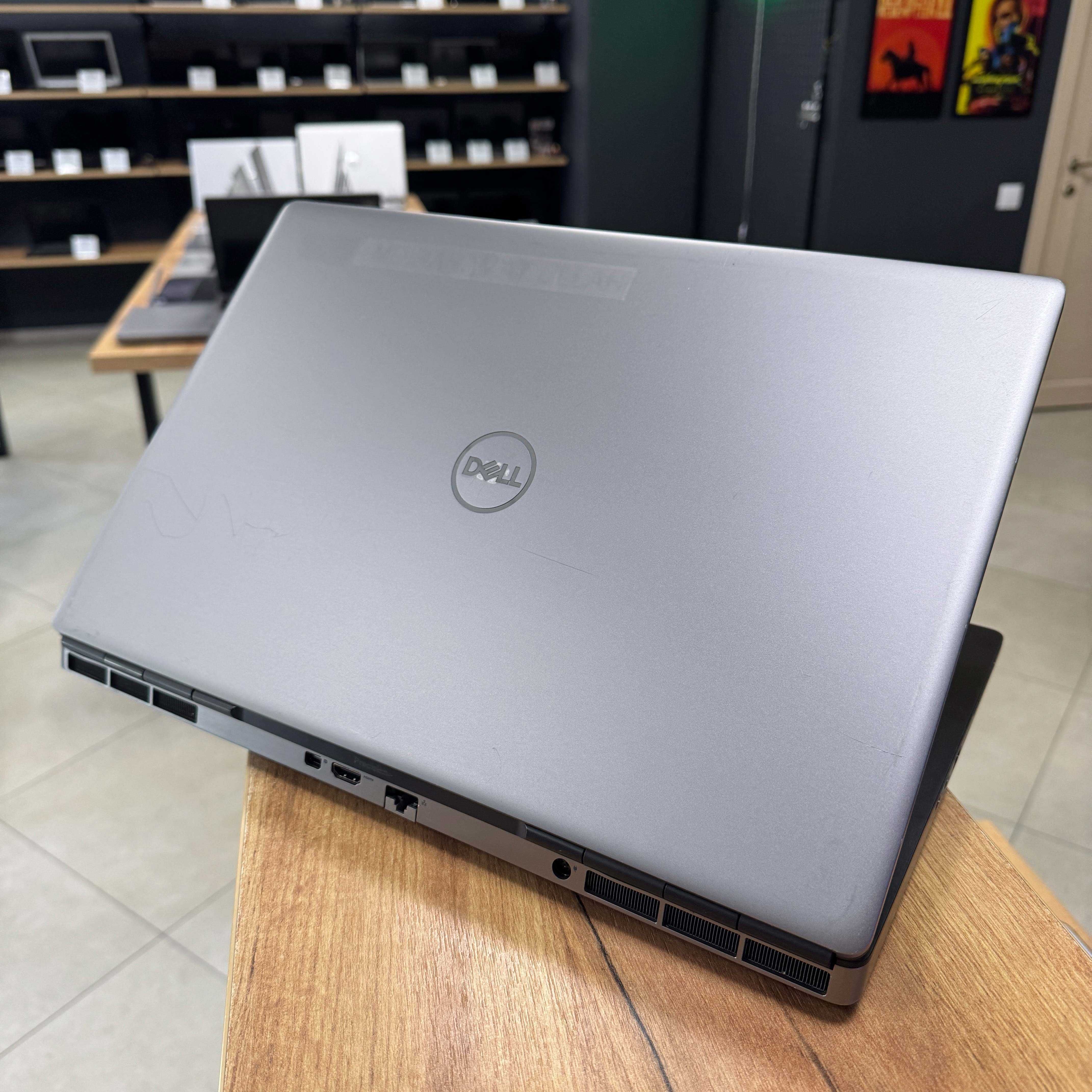 Ноутбук Dell Precision - 17.3" FHD, IPS/i7 10850H/RTX 3000 6 GB/16 GB
