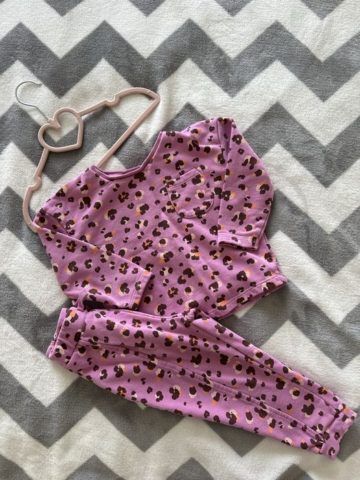 Костюм, комбінезон, спідниця, плаття на дівчинку