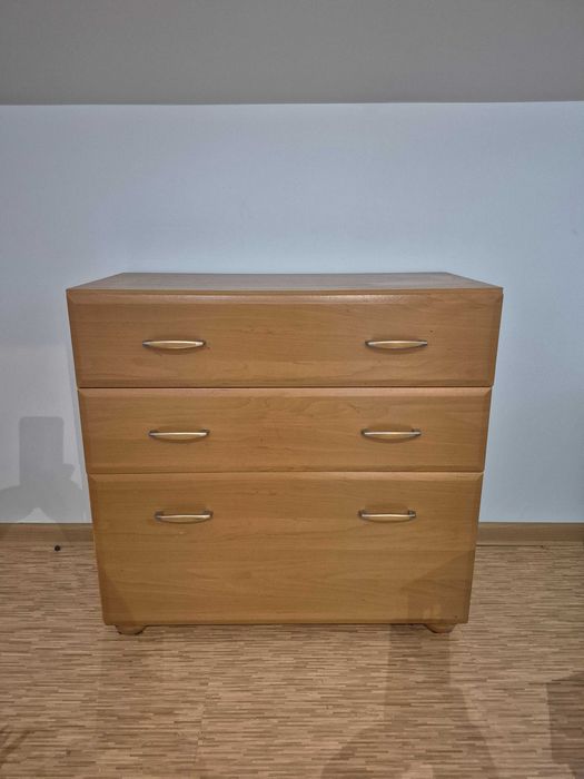 Szafka na buty wraz z wieszakiem na ubrania