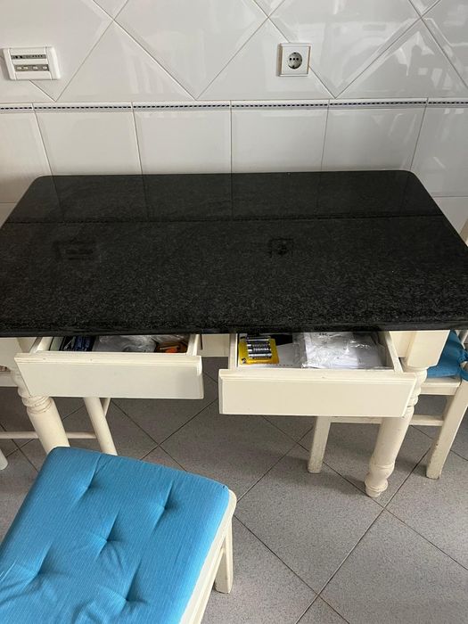 Mesa cm pedra granito angola + 4 cadeiras