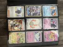Karty pokemon wraz z card holderem