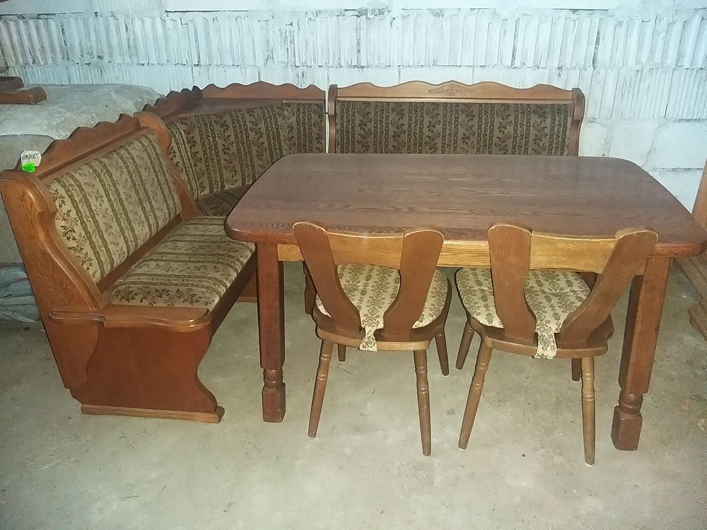 Narożnik kuchenny 160x200 cm+stół nierozkładany+ 2 krzesła solidny