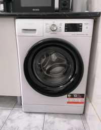 Maquina de lavar roupa.