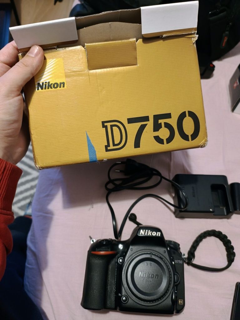Super lustrzanka Nikon D750. Gratisy.