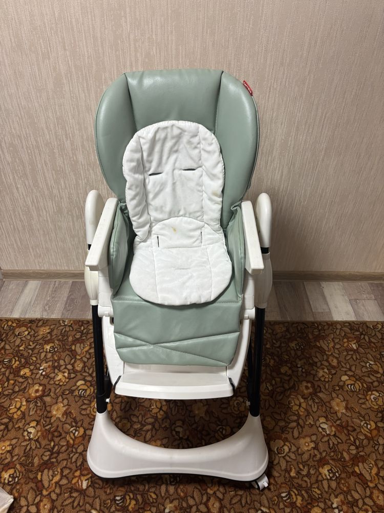 Продам стульчик для кормления carrello