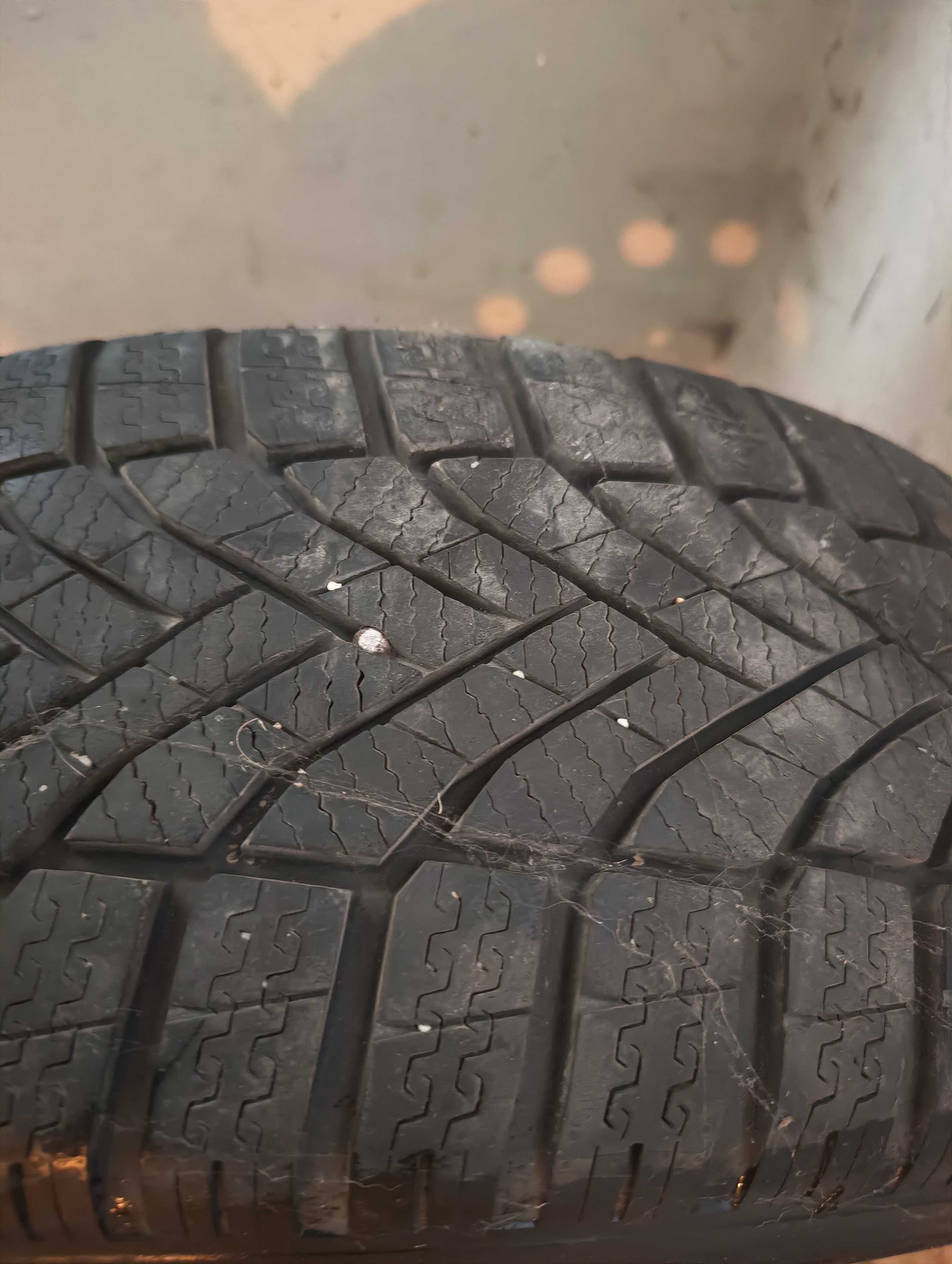 komplet kół zimowych do Toyoty Corolli 2022 na stalowych felgach