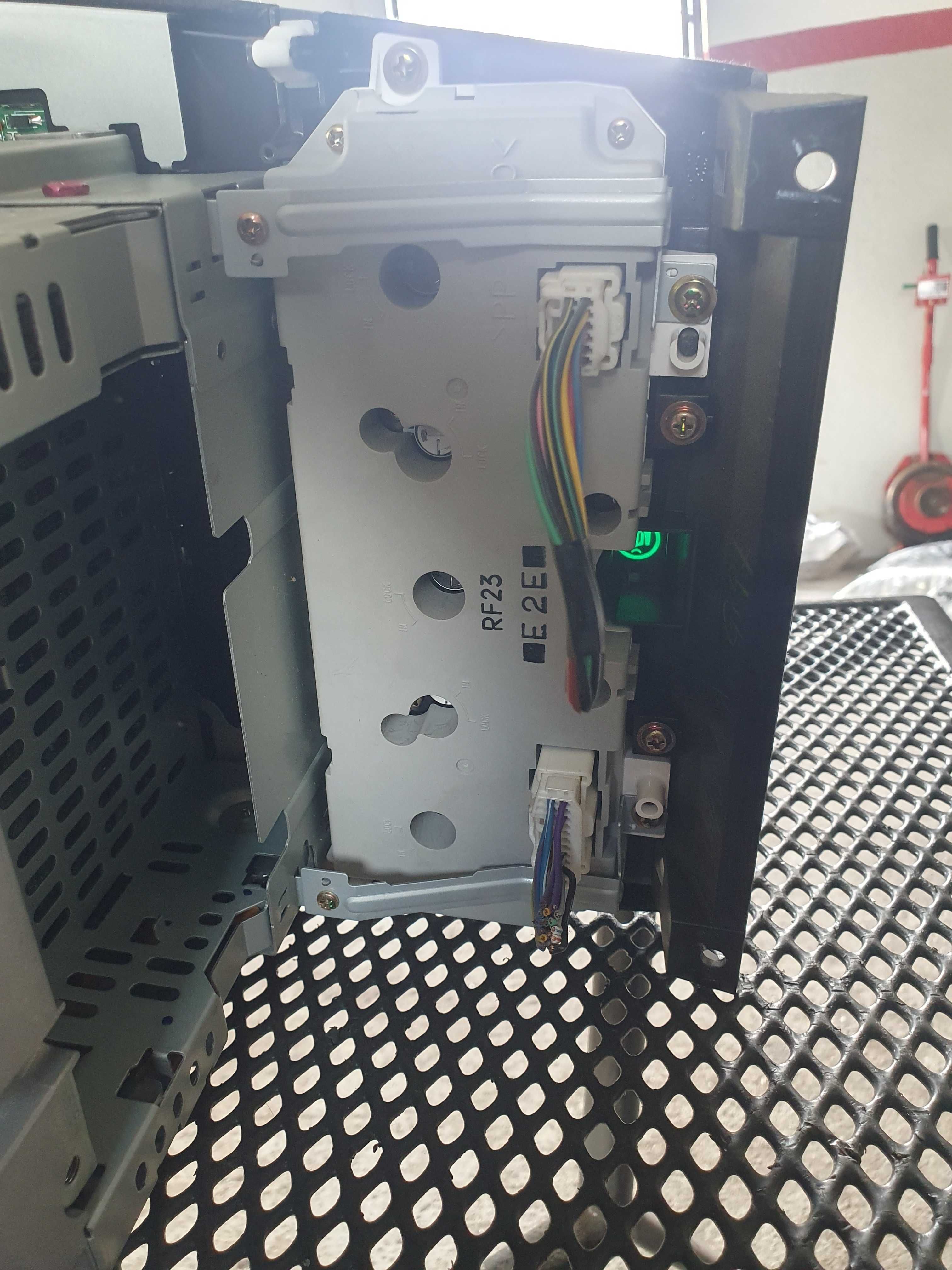 Radio panel nawiewow kratka konsola Mazda 6 GG GJ