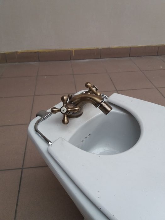 Sprzedam bidet stylowy