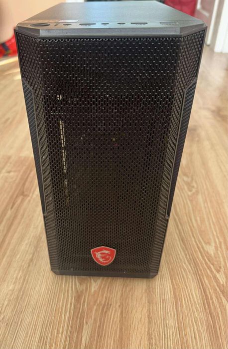 Komputer do gier +monitor oraz mysz razer