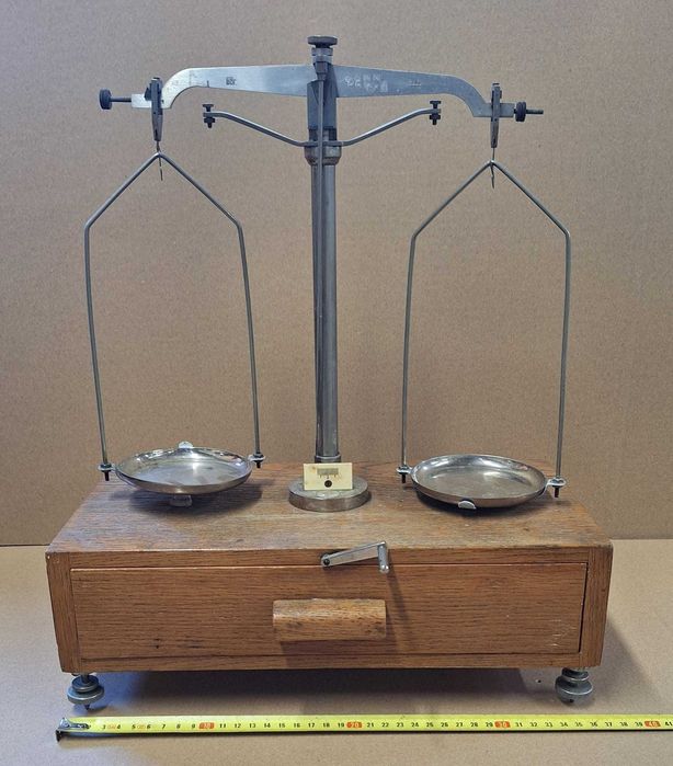 Waga szalkowa apteczna WD200 produkcja 1968 rok głęboki PRL