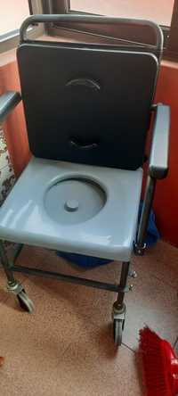 Cadeira sanita com poco uso