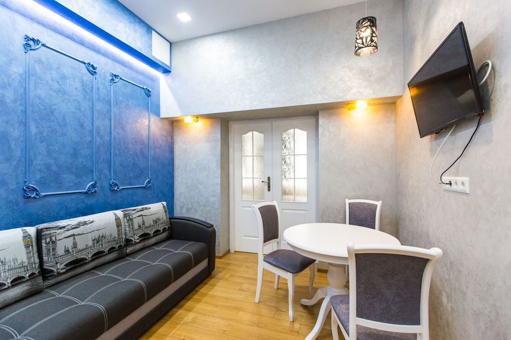 Квартира подобово на Куліша, поруч Оперний театр.