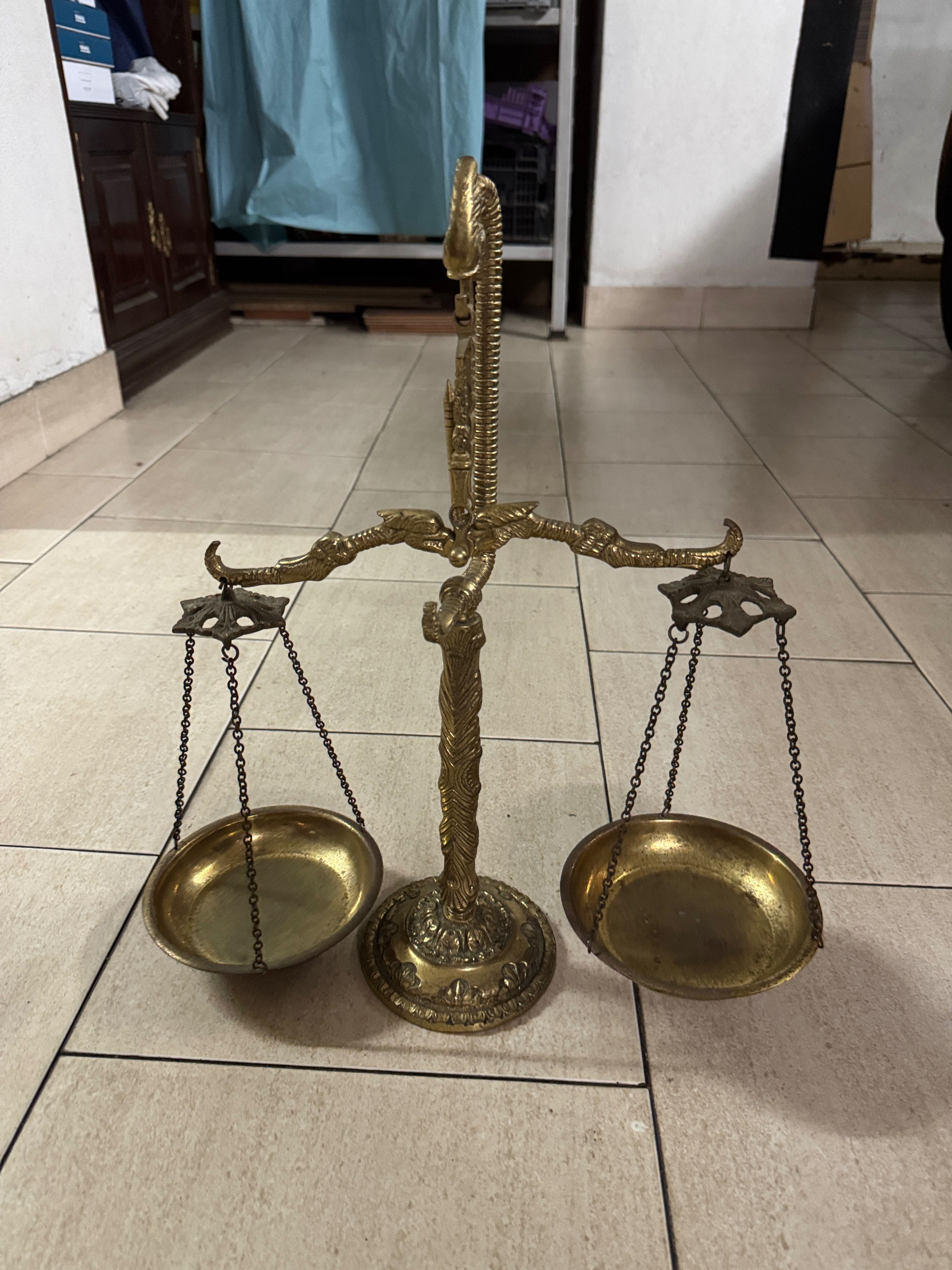 Balança muito antiga