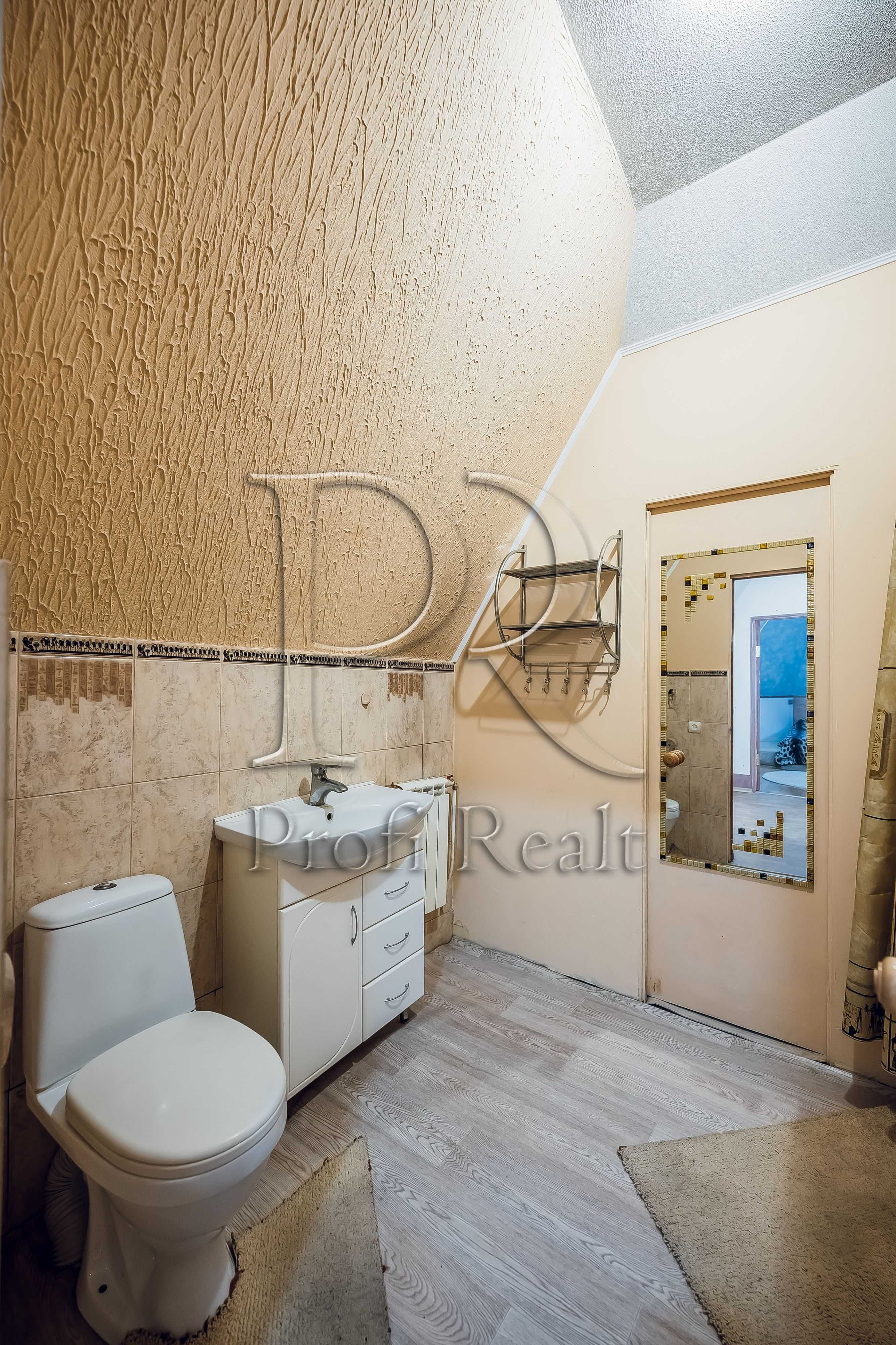 Продаж будинку 175 кв.м. в Дарницькому р-н, метро Славутич, Осокорки