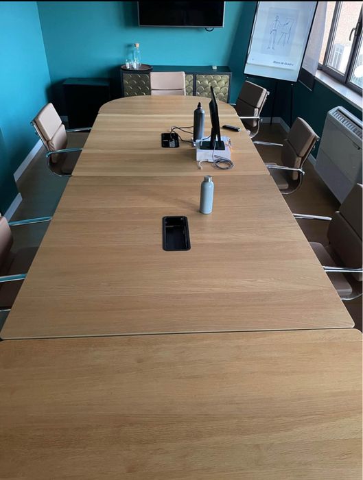 Mesa de reuniões escritório Bekant IKEA