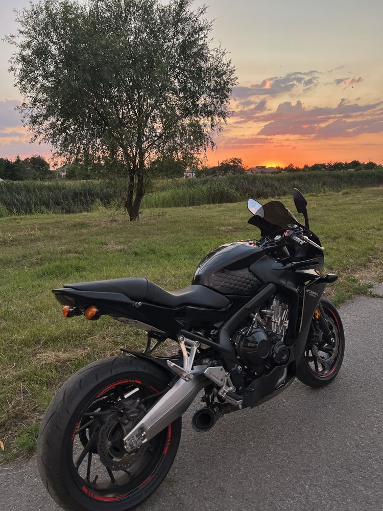 Продам Honda cbr 650 f