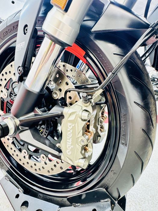 мотоцикл Ducati Monster 821 2020 р в оригіналі тільки з Японії