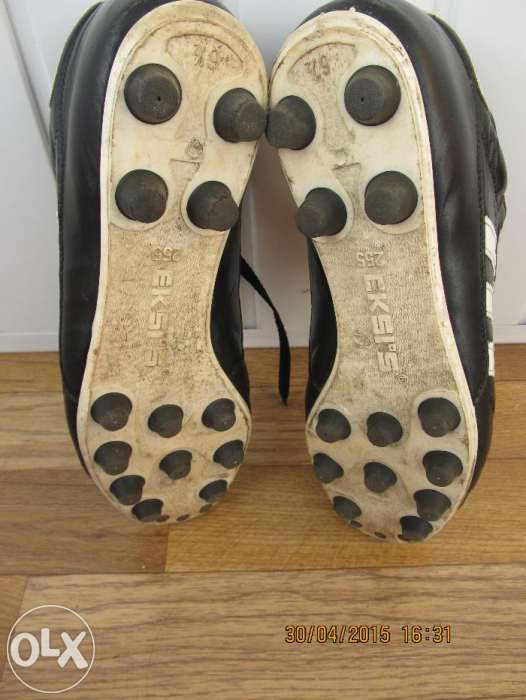 Бутсы футбольные