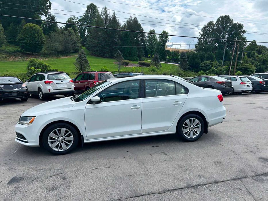 Volkswagen Jetta      2015