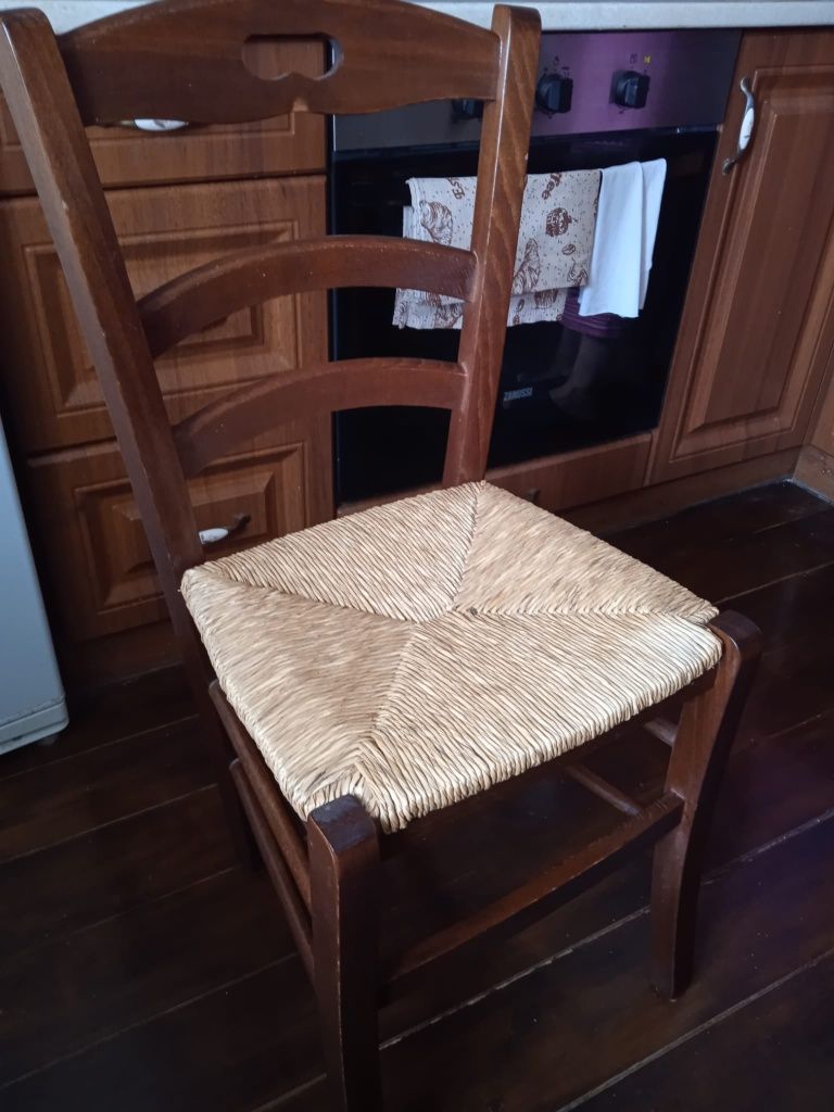 Итальянские деревянные стулья