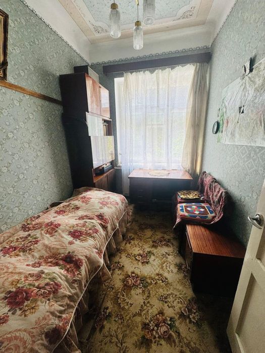3-к квартира з гаражом, ділянкою в центрі м.Кременець