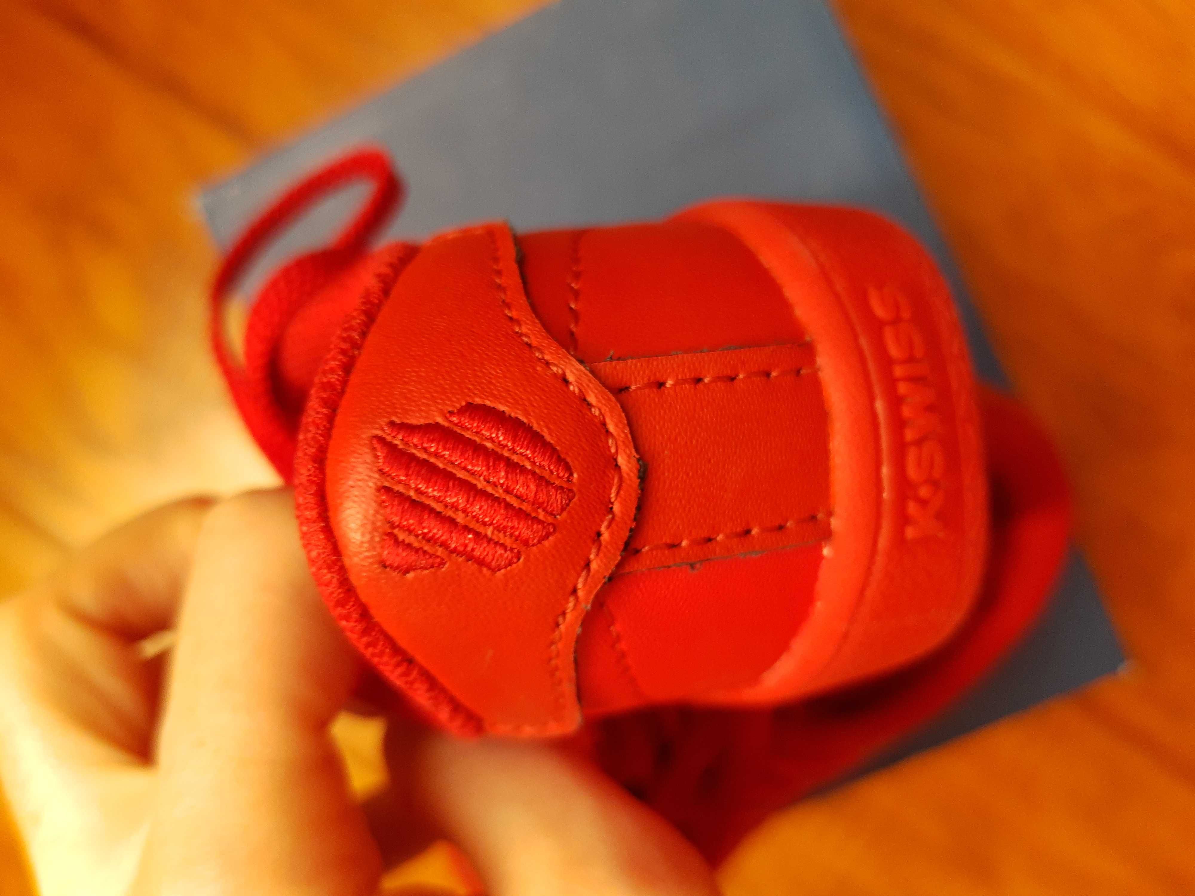 Кожаные кроссовки K-Swiss для мальчика или девочки идеал. состояние