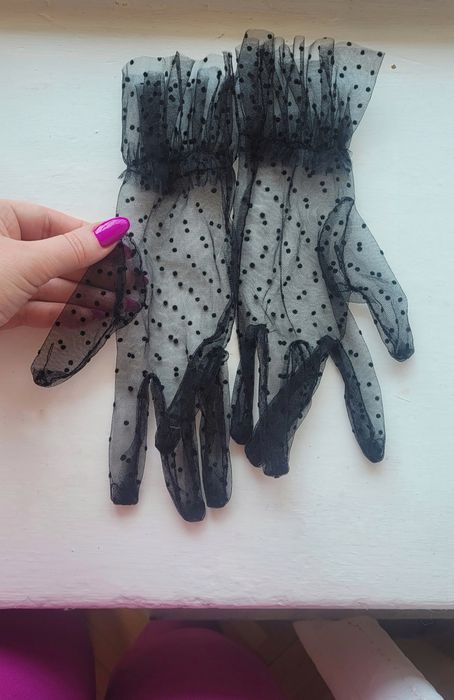 Перчатки чорні в горошок