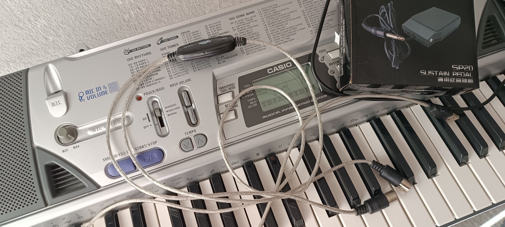 Pianino keyboard Casio CTK-496 ze statywem