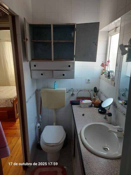 Arrendo moradia de familia no Bairro da madre de Deus