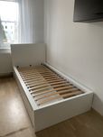 Łóżko IKEA 105x205 cm z szufladami – bardzo dobry stan