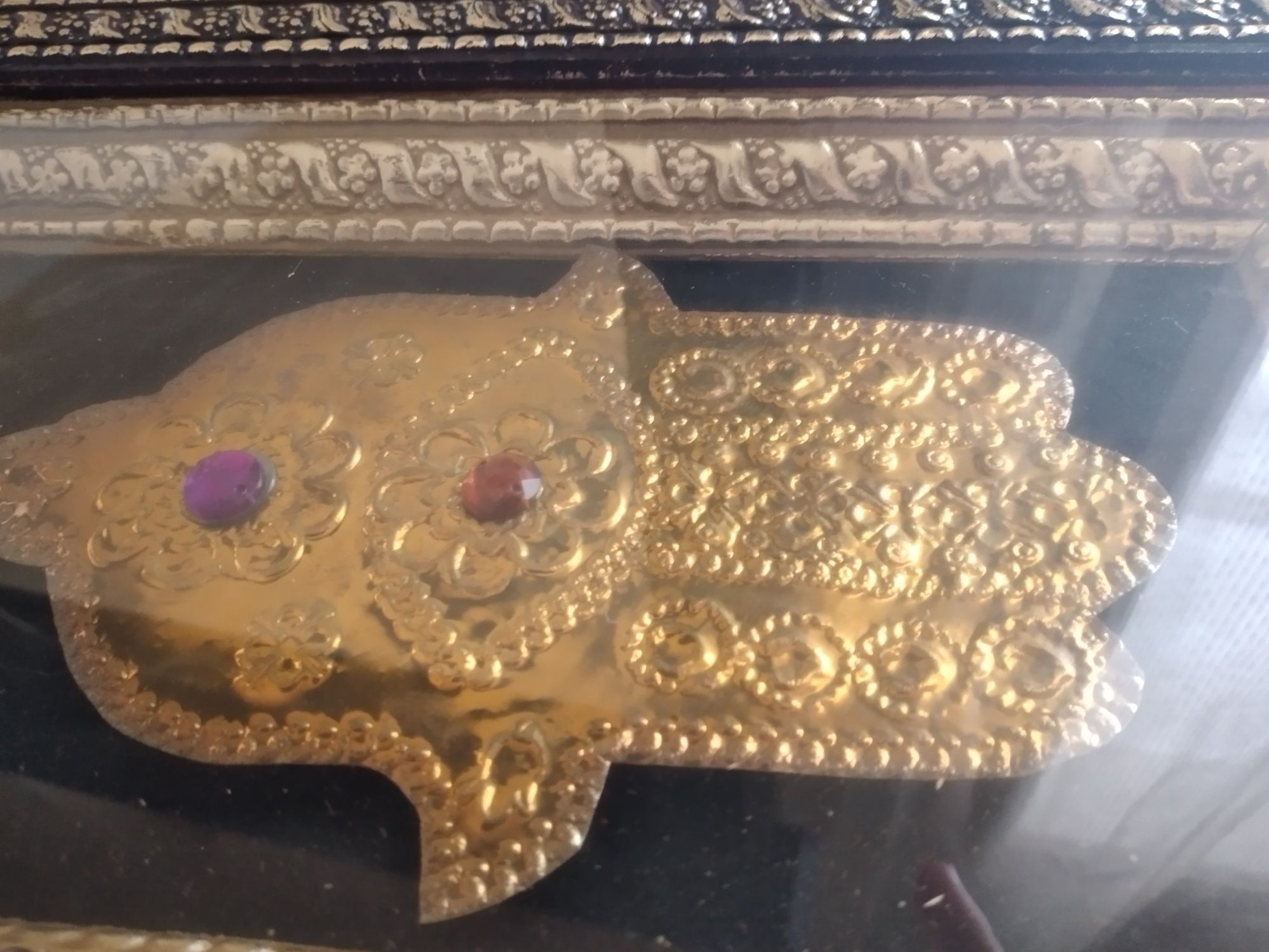 Quadro com mão de Fátima Marrocos