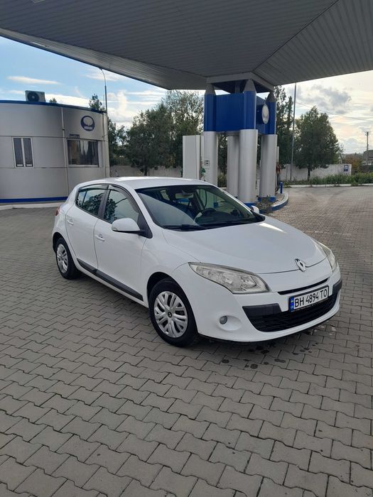 RENAULT Megane 2010 года 1,5 дизель к9к