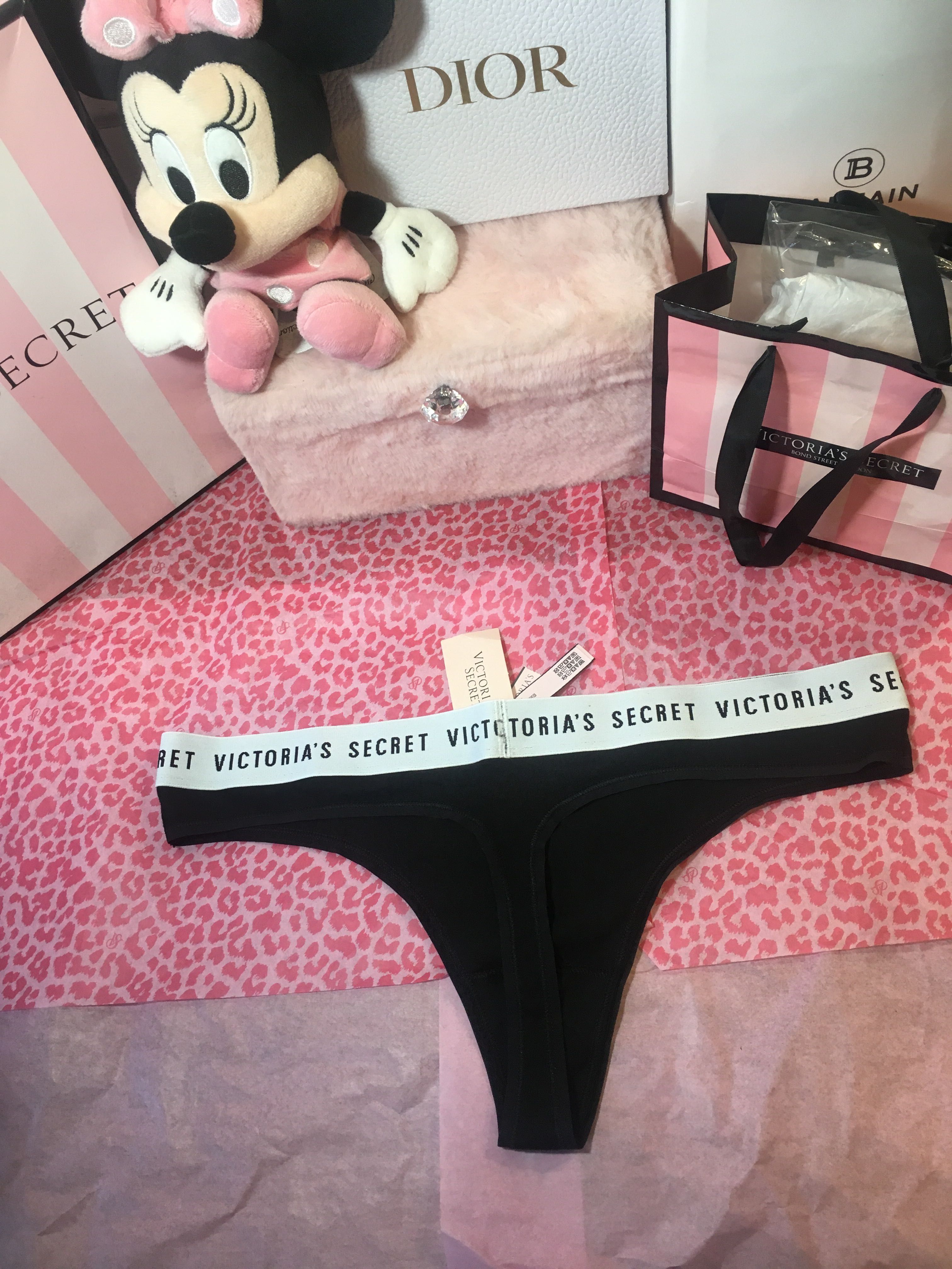 Majtki Victoria’s Secret nowe z metka czarne stringi XL logowane