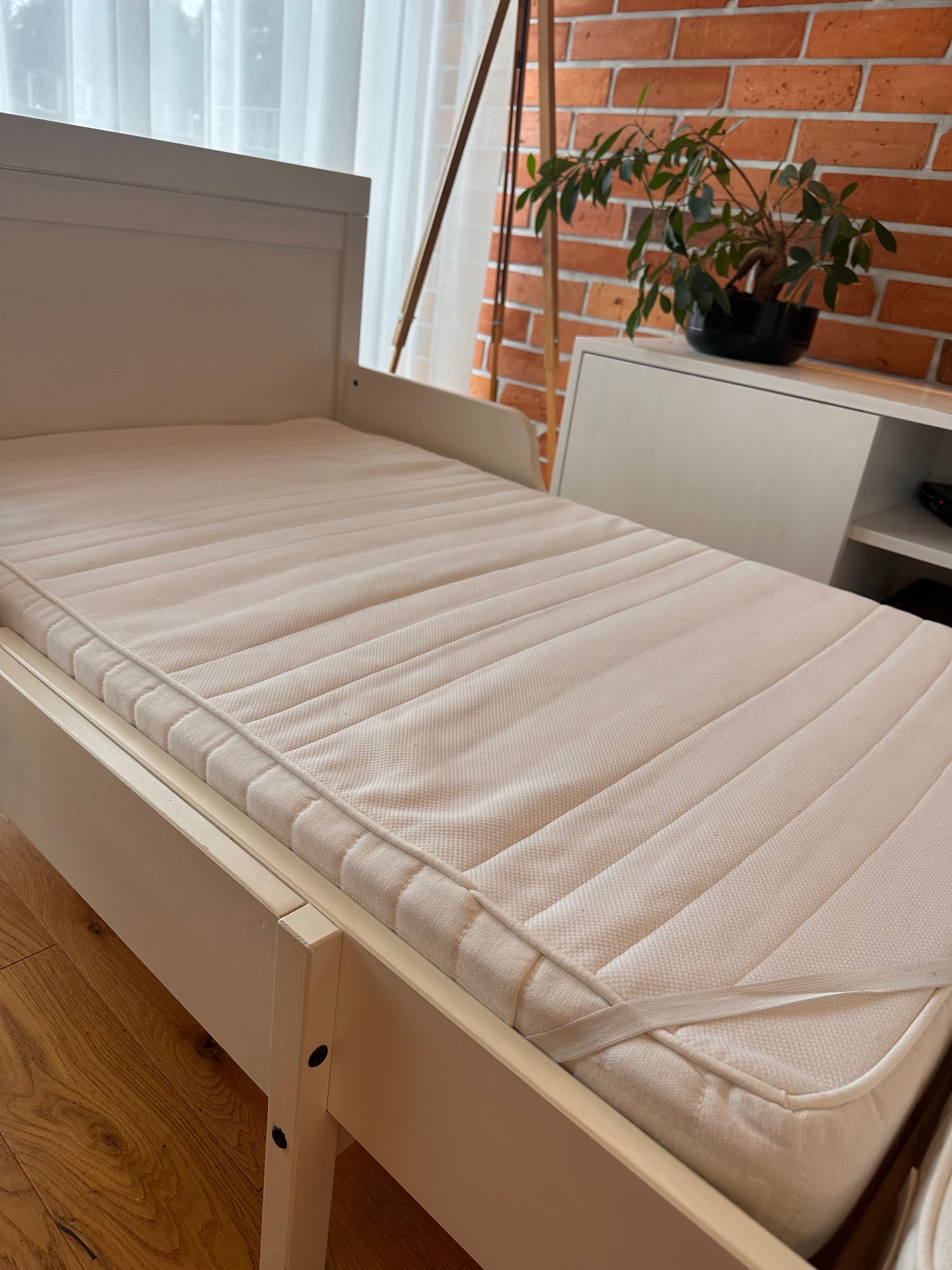 Łóżko dziecięce Ikea, rosnące łóżko, łóżko z materacem. Ikea Sundvik.