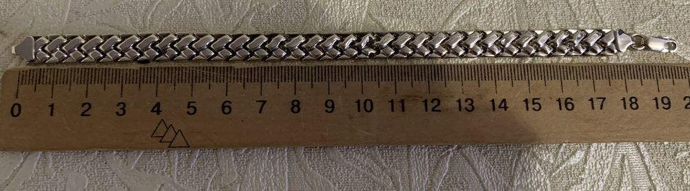 Серебряный браслет .